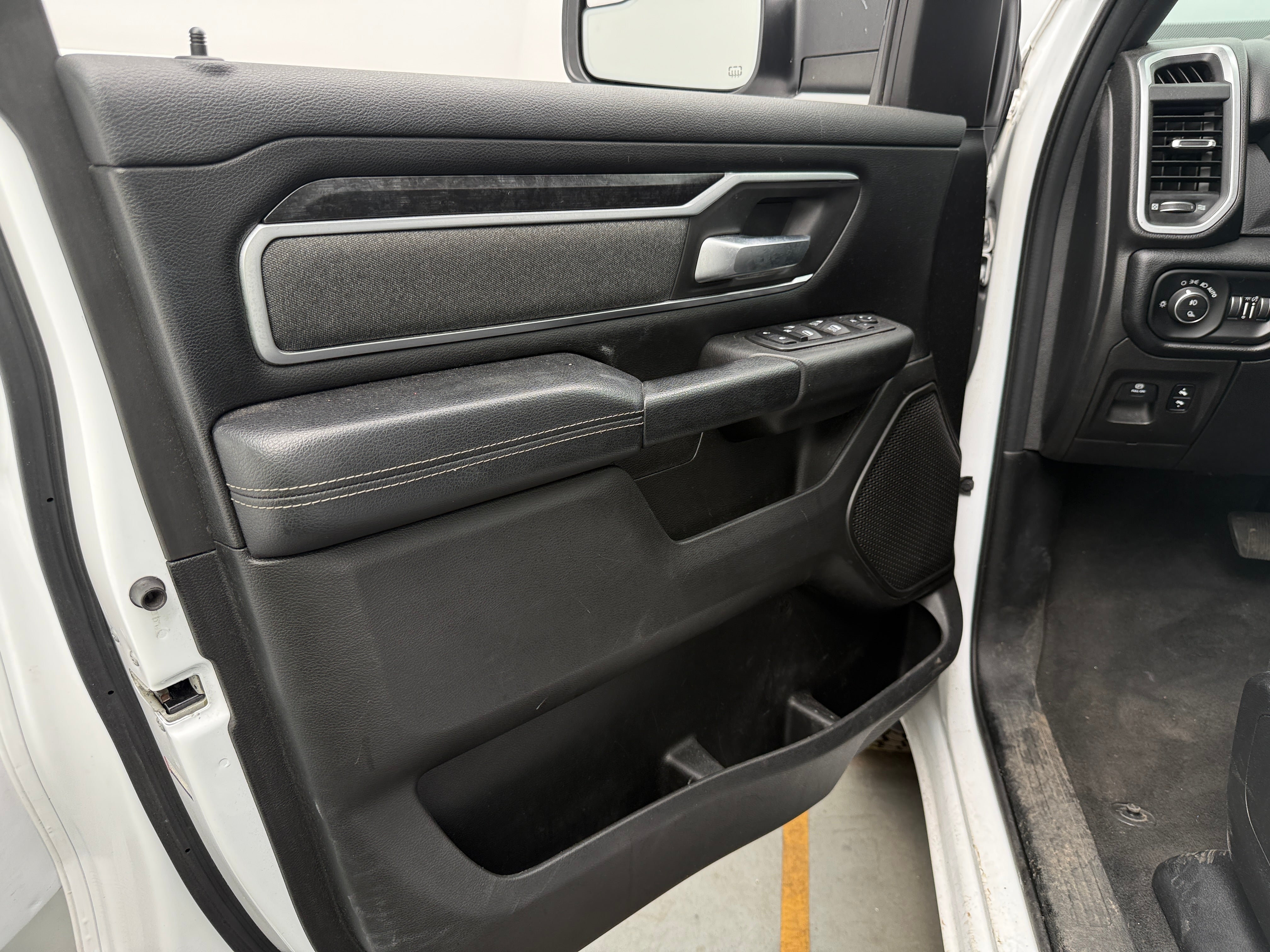 ram ram 1500 pickup 2019 1C6SRFFT0KN826590 image ram ram 1500 pickup 2019 1C6SRFFT0KN826590 image